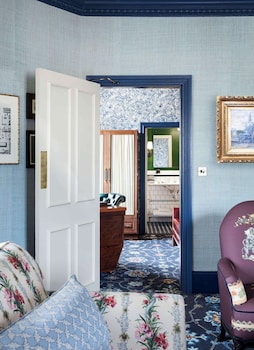 Suite, 1 King Bed (Randolph Suite)