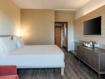 Superior Room, 1 King Bed with Sofa bed