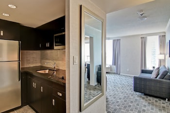 Deluxe Suite, 1 King Bed