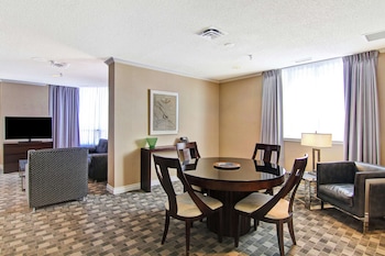 Deluxe Suite, 1 King Bed