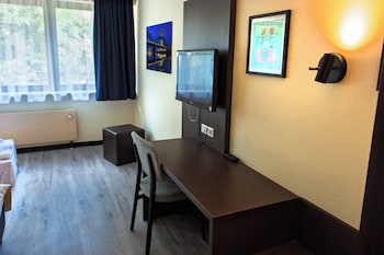 Room, Multiple Beds