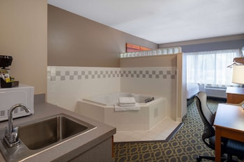 Deluxe Suite, 1 King Bed, Non Smoking