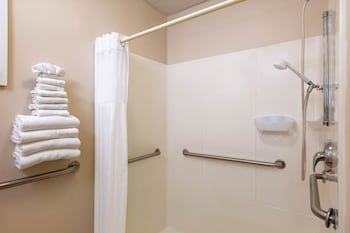 Room, 2 Queen Beds, Accessible, Non Smoking (Mobility Accessible)