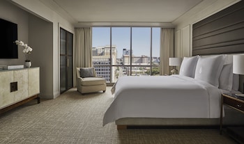 Suite, 1 King Bed, City View