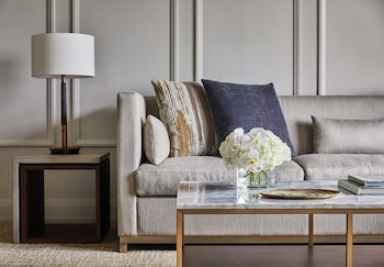 Executive Suite, City View (Four Seasons)