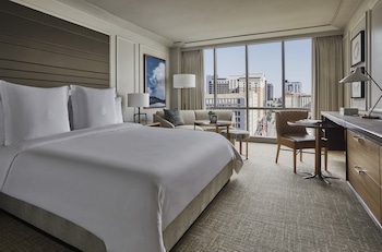 Premier Lake View Balcony Room