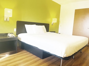 Standard Room, 1 King Bed, Non Smoking