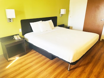 Standard Single Room, 1 King Bed, Accessible, Non Smoking