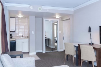 Standard Suite, 1 King Bed (Kitchenette, South Tower)