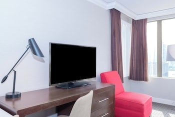 Standard Suite, 1 King Bed (Kitchenette, South Tower)