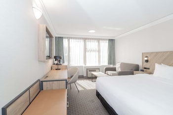 Standard Room, 1 King Bed with Sofa bed (South Tower)