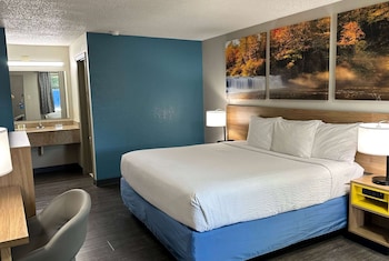 Standard Room, 1 King Bed, Smoking