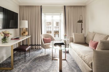 Deluxe Suite (View)