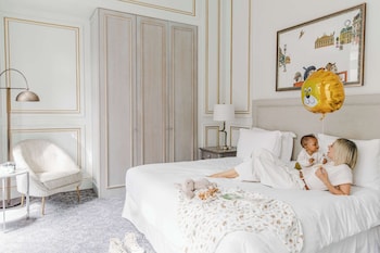 Suite (Louvre Suite)