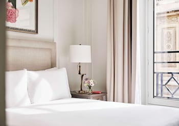Room, 1 Queen Bed (View)