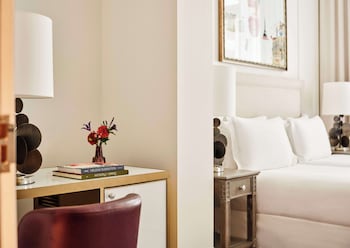 Room (View)