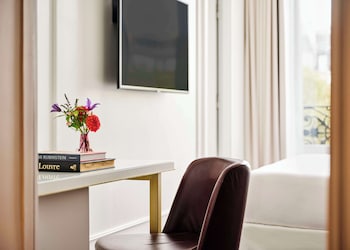Room, 2 Twin Beds (View)