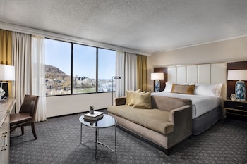 Premier Room, 1 King Bed