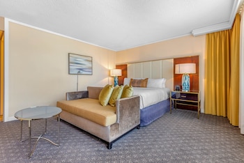 Premier Room, 1 King Bed