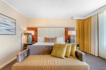 Premier Room, 1 King Bed