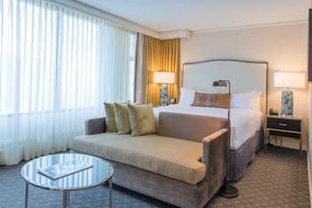 Omni Suite, 1 King bed and 1 Sofabed