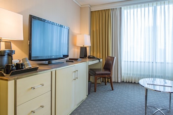 Deluxe Room, 1 King Bed, Accessible