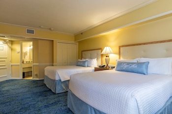 Standard Room, 2 Queen Beds, Balcony