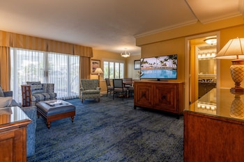 Premium Suite, 1 Bedroom, Non Smoking, Partial Ocean View
