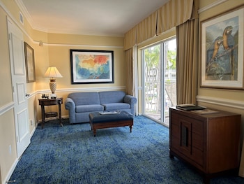 Premium Suite, 1 Bedroom, Non Smoking, Partial Ocean View