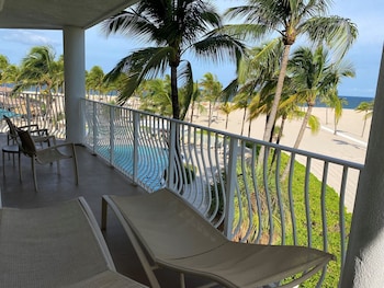 Premium Suite, 1 Bedroom, Non Smoking, Partial Ocean View