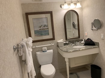 Standard Room, 1 King Bed, Balcony