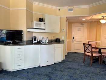 Premium Suite, 1 Bedroom, Non Smoking, Partial Ocean View