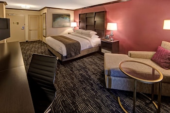 Suite, 1 King Bed, Accessible, Bathtub (Kitchenette, Mobility)