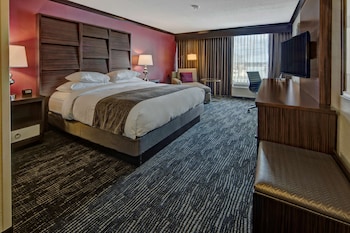 Suite, 1 King Bed, Accessible, Bathtub (Kitchenette, Mobility)