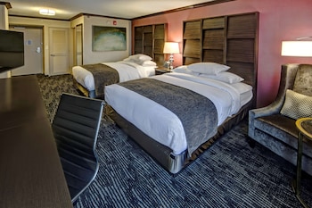 Suite, 2 Queen Beds, Accessible, Bathtub (Kitchenette, Mobility)