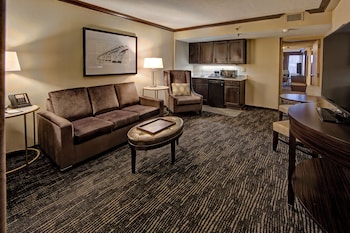 Suite, 2 Queen Beds, Accessible, Bathtub (Kitchenette, Mobility)