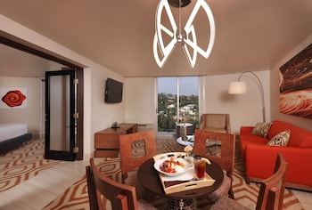 Suite, 1 Bedroom, City View