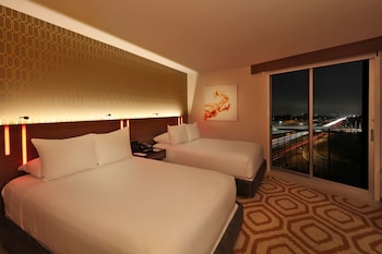 West Coast Double Beds (No Resort Fees)
