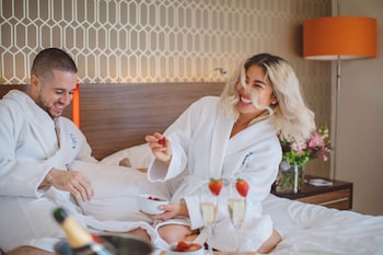 West Coast King (No Resort Fee)