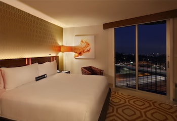 West Coast King (No Resort Fee)