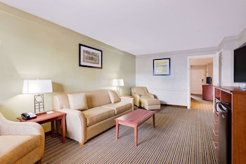 Suite, 1 King Bed with Sofa bed, Non Smoking