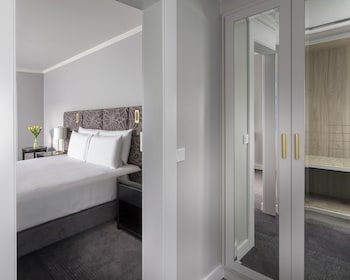 Family Suite, 1 King Bed with Sofa bed