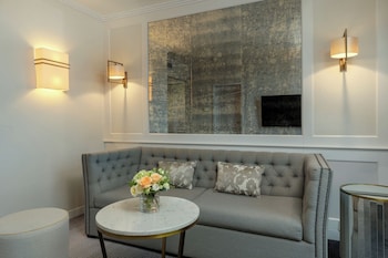 Executive Suite, 1 King Bed with Sofa bed