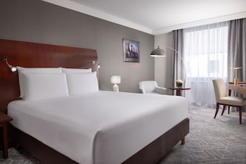 Suite, 1 King Bed, City View (Governor)