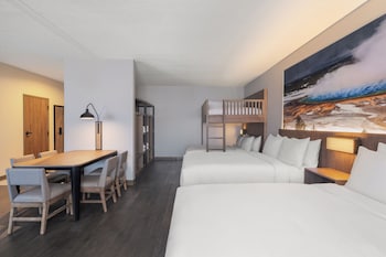 Junior Suite, Multiple Beds