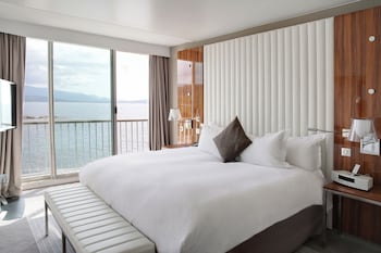 Junior Suite, 1 Queen Bed, Sea View