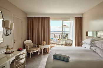 Deluxe Room, 1 King Bed, Sea View