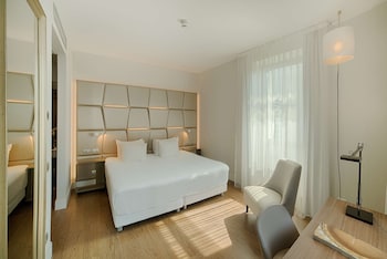 Premium Room (Extra Bed 2 adults + 1 child)