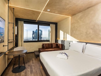 Executive Room, 1 King Bed with Sofa bed