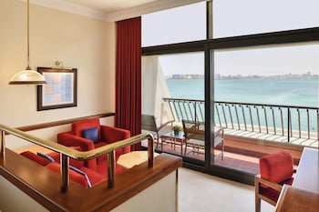 Deluxe Room, 1 King Bed, Smoking, Sea View (Balcony)